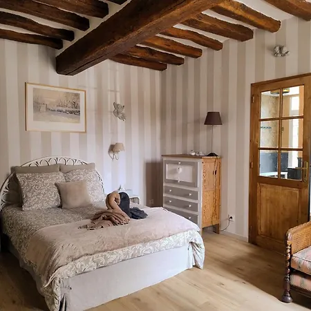 Oda ve Kahvaltı La De Perrine 3*