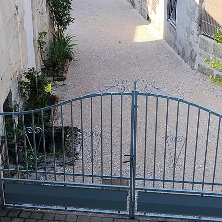 La De Perrine Oda ve Kahvaltı Pierrefonds